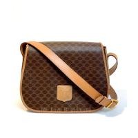 ราคา CELINE Vintage Macadam Crossbody Bag (รับประกันสินค้าแท้) (23175977689)