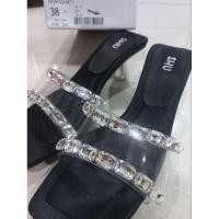 ราคา รองเท้าส้นสูงประดับเพชร SHU #38 สวย like new (27651295787)