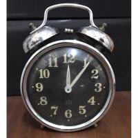 ราคา นาฬิกาปลุกตั้งโต๊ะ แบบไขลาน ของประเทศฮ่องกง นาฬิกายังเดินปกติ ตั้งเวลาปลุกแล้วยังปลุกได้ปกติ (15493275997)