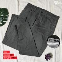 ราคา กางเกงยีนส์ Uniqlo สีเขียวขี้ม้า มือสองแบรนด์แท้ (8413696125)