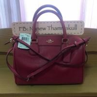 ราคา #New กระเป๋า Coach F57521 แท้ หมอน 9” สีแดงอมชมพู มือ1 (1932925963)