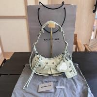 ราคา CO220704856] Balenciaga / Le Cagole SHW mint (18928451310)