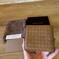 ราคา กระเป๋าสตางค์ Bottega Veneta ของแท้ 100% สี Beige สีหายาก (28818206358)