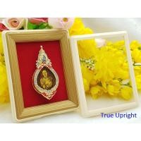 ราคา เข็มกลัด ร5 ไม้แก่นขนุน (ไม้มงคล) ยิงเลเซอร์ ทรงเครื่องราช สีแดง (5538512122)