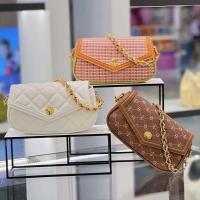 ราคา กระเป๋า CHARLES & KEITH ESTE CHAIN HANDLE BAG งาน Outlet แท้ (22600320172)