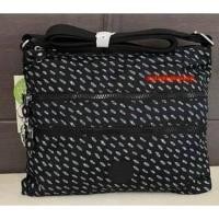 ราคา ส่งฟรี EMS Kipling Alvar Crossbody Bag - Ultimate Dots พี้นสีดำ ลายสีฟ้าอ่อน (22519713230)