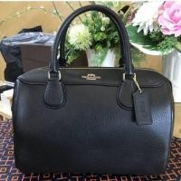 ราคา Coach large bennett หมอน 12" สีดำล้วน (1927970535)