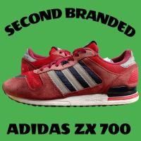ราคา Adidas ZX 700 ไซส์ 42 (23660262422)