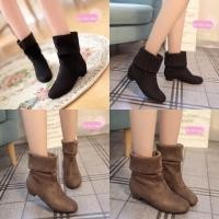 ราคา รองเท้าหุ้มข้อบูทสั้น พับของ นำเข้าสไตล์เกาหลี ให้สาวๆดูลุคมั่นใจ อินเทรนด์ฝุด ทรงสวยน้ำหนักเบาเดินสบายเท้า (857429477)