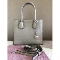 ราคา Michael Kors MK แท้% กระเป๋าครอสบอดี้ " Used " (3591893889)