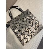 ราคา Baobao Lucent 6x6 metallic Silver 2023 (27958071249)