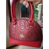 ราคา กระเป๋าถือหนังแท้ % แบรนด์เนมแท้ coach โดมมินิ กลิตเตอร์ไซส์ 7 นิ้ว สูง 6 นิ้วสภาพใหม่และสวยมากๆมีป้ายแบรนด์ ซับในสะอาด (13685333150)