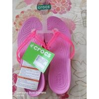 ราคา รองเท้าแตะยี่ห้อ crocs (5477609048)