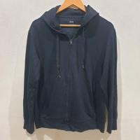 ราคา เสื้อunderhood สีดำ AIRism แบรนด์ Uniqlo มีกระเป๋าข้าง ซิปหน้า สวย อก42ยาว24(เสื้อมือสอง) (25657265938)