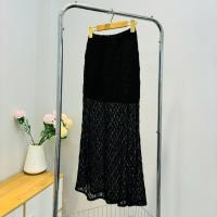 ราคา กระโปรงยาวหางปลาลูกไม้เอวยางยืด Bigsize สีขาว/ดํา L7 -Orimi (27429886973)