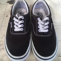 ราคา รองเท้าแวนส์สีดำ (1612696462)