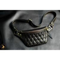 ราคา กระเป๋าคาดอกหนังแท้ รุ่นเล็ก สีดำด้ายทอง EB19-01 (13796090750)