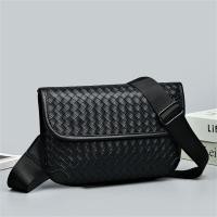 ราคา กระเป๋าสะพายผู้ชาย กระเป๋าคาดอกแฟชั่นชาย หนังPU พร้อมส่งจากไทย (25071590555)