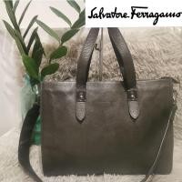 ราคา Salvatore Ferragamo กระเป๋าใส่เอกสารใส่ Notebook หนังแท้แบรนด์แท้ (24577695936)