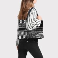 ราคา กระเป๋าผ้าแคนวาส พิมพ์ชื่อได้ตามต้องการ ( ลายที่91-93 ) รุ่น BONBONTOTE (11148011329)