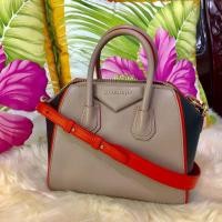 ราคา Givenchy Antigona Tri colour Mini Size มือสอง สภาพใช้งาน ของแท้ 100% ไม่แท้ยินดีคืนเงิน10เท่า (1268249930)
