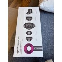 ราคา Dyson Supersonic™ hair dryer HD15 (Iron/Fuchsia) ไดร์เป่าผม ไดสัน สีชมพู (29678050004)