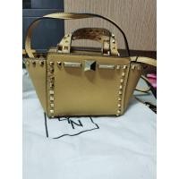 ราคา lyn แท้จากช้อปสไตล์valentinoสีเหลืองอ่อนใหม่มาก (14726278323)