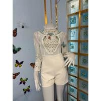 ราคา Pงานป้าย บ จั้มสูทขาสั้นสีขาวผ้าซีทรูลายจุดตัวเสื้อปักลายนูนดอกไม้+ดิ้นทอง (26653920521)