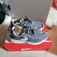 ราคา Nike kaishi มือสอง size 36 (2326342312)