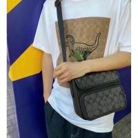 ราคา กระเป๋าชาย รุ่นSullivan Flap Crossbody (24021795635)