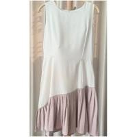 ราคา ส่งต่อ เดรสสีขาว ชายพลีทสีชมพู ทรงสวย มือสอง (24663225449)