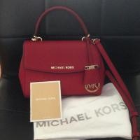 ราคา Used กระเป๋า Michael kors mini ava เเท้ -สี cherry (158609113)