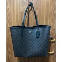 ราคา Used like New กระเป๋าCoach City Tote In Signature รุ่น #5696 สีกาแฟ (17359255455)