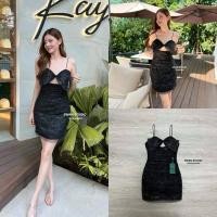 ราคา (พร้อมส่ง) Swan92 เดรสสายเดี่ยวสีดำ แต่งโบว์ใหญ่ด้านหน้าตรงอก มีเว้าเล็กๆพอเซ็กซี่เบาๆ ช่วงตัวจับจีบ PC.sty งานป้าย สวยๆ (29574704178)