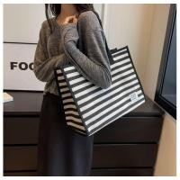 ราคา กระเป๋าผ้าแคนวาสใบใหญ่ พร้อมส่ง!! (25172168726)