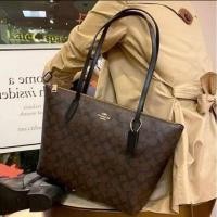 ราคา Coach Zip Top Tote In Signature Canvas พร้อมส่ง (24470693033)