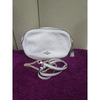 ราคา Coach mini bag (used) กระเป๋าโค้ช สีขาว มือสองแท้สภาพดี (27970063159)