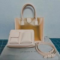 ราคา พร้อมส่ง‼️ กระเป๋า Charles & Keith พร้อมถุงกันฝุ่น มือสอง ใช้เอง✌️ (24020269881)