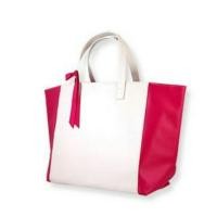 ราคา กระเป๋าสุดหรูจากลังโคมสีขาวชมพู Lancome Carrying Arm Bag (40305758)