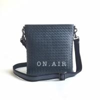 ราคา New bottega messenger bag สีกรม (1903565024)