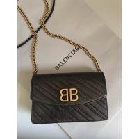 ราคา NewBalenciaga BB Wallet on Chain ✨✨ สายปรับคล้องไหล่ได้ ถอดออกใช้เป็น clutch ได้ Size 7.5 x 4.5 x 2 นิ้ว (12771259653)