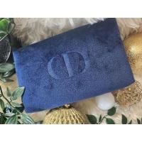 ราคา กระเป๋าเครื่องสำอาง Dior Holiday Collection แท้ % (19786717276)