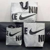 ราคา กระเป๋าช้อปปิ้งไนกี้ กระเป๋ารักษ์โลก (9391155666)