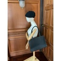 ราคา กระเป๋าใส่เอกสาร หนัง PU สีดำ ถือได้ สะพายได้ มือสอง สภาพดี พร้อมส่งค่ะ :) (26771253947)