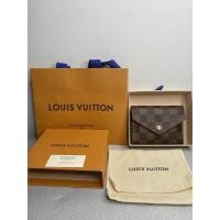 ราคา USED LV Victorine wallet (6265953069)