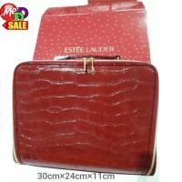ราคา Estee Lauder-ใหม่ แยกขาย กระเป๋าหิ้วใบใหญ่ (RED TRAVEL CASE) จากชุดของขวัญ (Deluxe Limited Edition X'mas Gift Set) (2850608966)