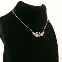 ราคา สร้อยคอพร้อมจี้เพชรเทียมรูปหงส์คู่ แพคในกล่องของขวัญดีไซน์เก๋ (1879794471)
