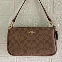 ราคา กระเป๋า Coach สะพาย ขนาด 8 นิ้ว กระเป๋านำเข้า กระเป๋ามือสอง ฟรีค่าจัดส่ง (18640571006)