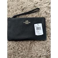 ราคา กระเป๋าcoach คล้องมือL1ซิปสีดำของแท้ค่ะ (21950172033)