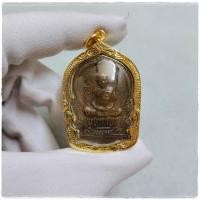 ราคา หลวงปู่ทิม อิสริโก เหรียญนั่งพาน ๘ รอบ ปี 2518 วัดละหารไร่ จ.ระยอง จี้พระเลี่ยมกรอบทองไมคร่อนอย่างดี (29328149184)